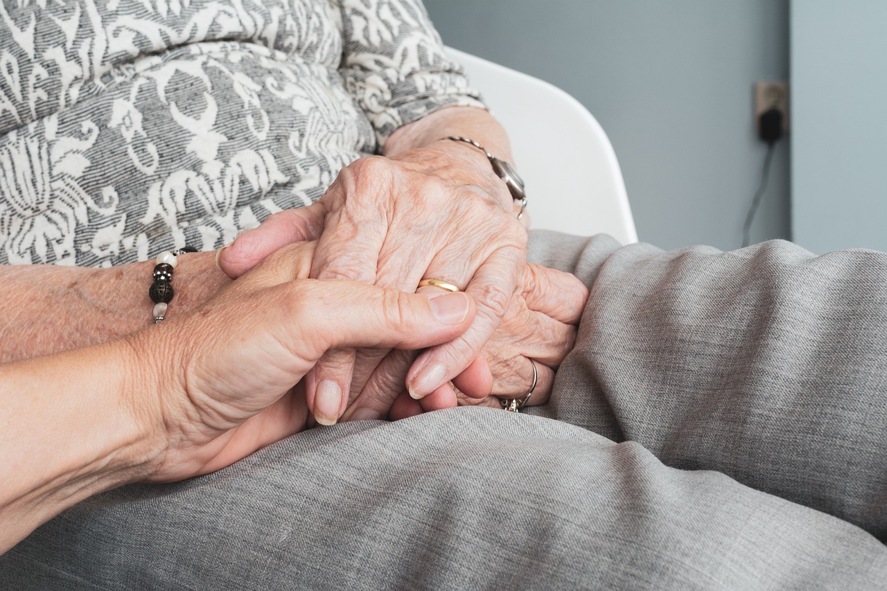 dĂ©couvrez notre service de casting pour seniors, mettant en avant les talents d'acteurs et actrices expĂ©rimentĂ©s. rejoignez-nous pour des rĂŽles adaptĂ©s Ă  votre Ăąge et Ă  votre expertise, et laissez-nous vous aider Ă  rĂ©aliser vos rĂȘves artistiques.