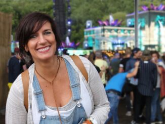 découvrez l'univers des festivals de musique, de la pop au rock, en passant par l'électro et le jazz. plongez dans l'ambiance festive, les artistes émergents et les moments inoubliables. rejoignez-nous pour vivre des expériences musicales uniques à travers le monde!