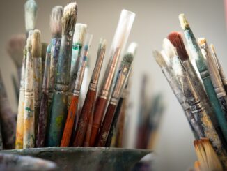 découvrez les artistes émergents qui redéfinissent la scène artistique contemporaine. explorez leurs œuvres uniques et plongez dans l'univers vibrant de la créativité naissante.