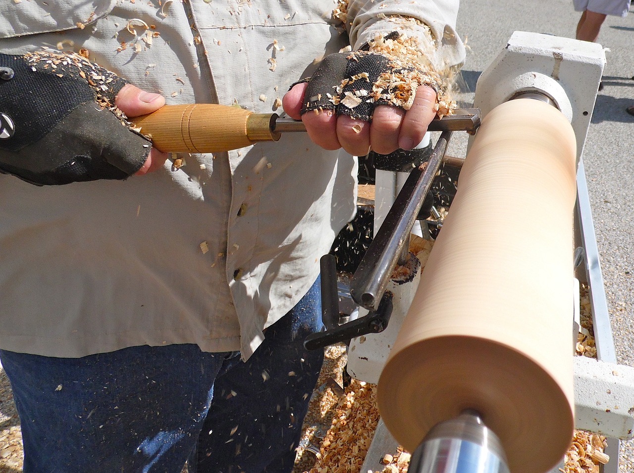 découvrez l'artisanat comme un véritable art de vivre. nos artisans passionnés mettent en œuvre leur savoir-faire unique pour créer des pièces authentiques et sur mesure. explorez des produits d'exception, alliant tradition et modernité, et offrez à votre intérieur une touche personnalisée.