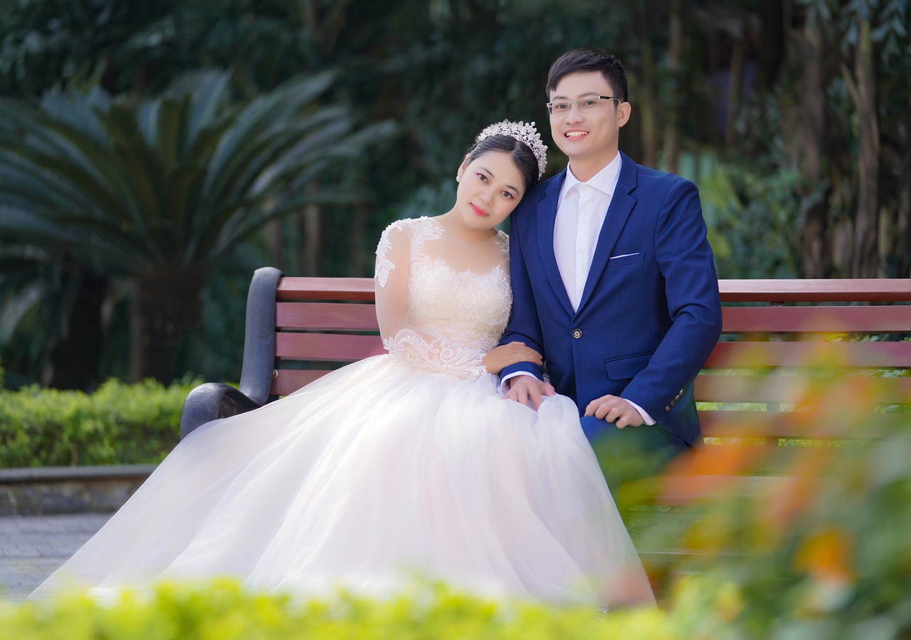 découvrez le falun red, une pierre précieuse aux nuances de rouge éclatantes, parfaite pour ajouter une touche unique et élégante à vos bijoux et décorations. explorez ses propriétés et son utilisation dans le monde de la gemmologie.