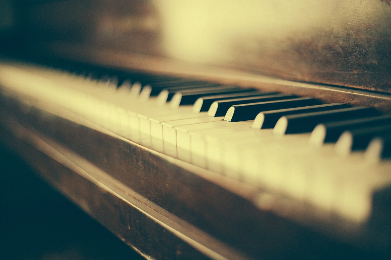 découvrez notre sélection de pianos de qualité, adaptés à tous les niveaux et styles musicaux. que vous soyez débutant ou musicien confirmé, trouvez l'instrument idéal qui sublimera votre passion pour la musique.