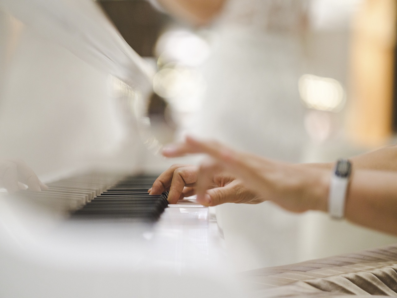 découvrez notre sélection de pianos, alliant qualité et performance pour tous les niveaux. que vous soyez débutant ou pianiste confirmé, trouvez le piano idéal qui correspond à vos besoins et à votre style musical.