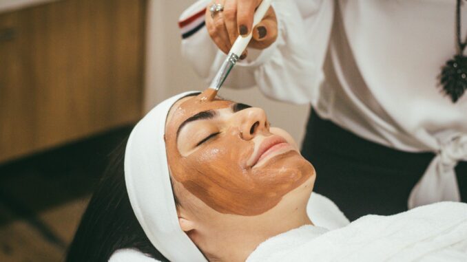 Séance beauté et soins chez une professionnelle Un Blog pour Voir la Beauté Autrement : Une Nouvelle Perspective sur l'Esthétique du Monde